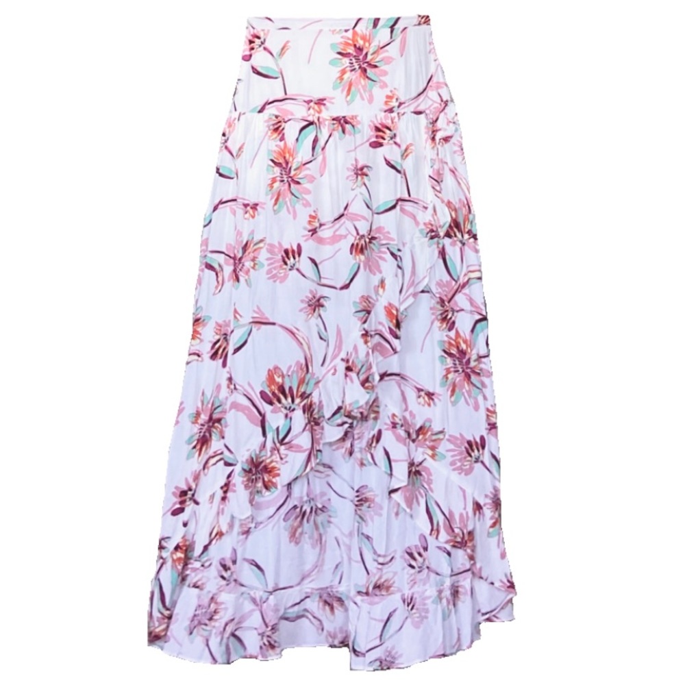 En crème maxi skirt